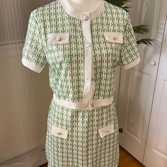 Green and white two piece set. - Picture 4 of 6